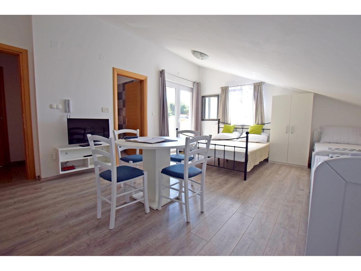 Apartman Branka Starigrad Paklenica Ngoại thất bức ảnh